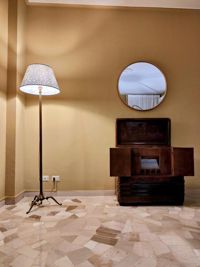Lilly Apartment Firenze Bagian luar foto